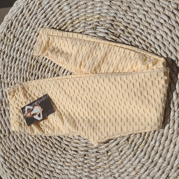 The Naked Wardrobe leggings🍯 - Picture 5 of 9